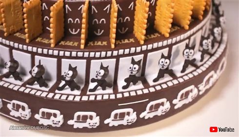 猫がくるくる動き出す　ゾートロープ型ケーキがかわいい