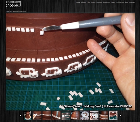 猫がくるくる動き出す　ゾートロープ型ケーキがかわいい