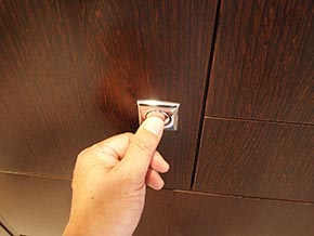 揺れても勝手に開かないようにロッカーは全てロック式