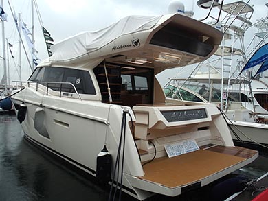 FERRETTI 450