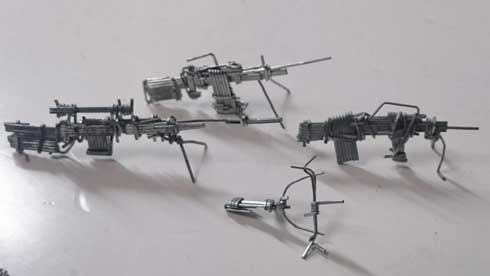 ホッチキス 針 制作 銃火器