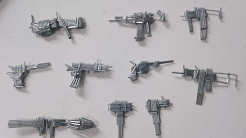 ホッチキス 針 制作 銃火器