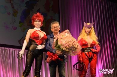 叶姉妹 コスプレ キューティーハニー 永井豪 キス シスタージル