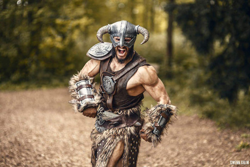 ムキムキ 男性 コスプレイヤー