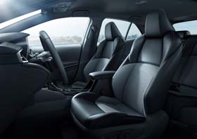 カローラハッチバック：内装