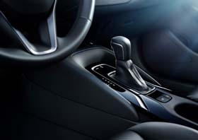 カローラハッチバック：内装