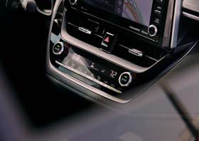 カローラハッチバック：内装