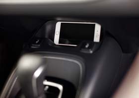 カローラハッチバック：内装