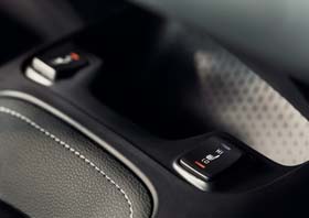 カローラハッチバック：内装