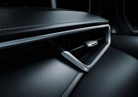 カローラハッチバック：内装