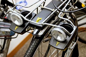 ポルシェ928を意識した、ポップアップ式の丸目ライト