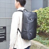 どこでも座れるリュック