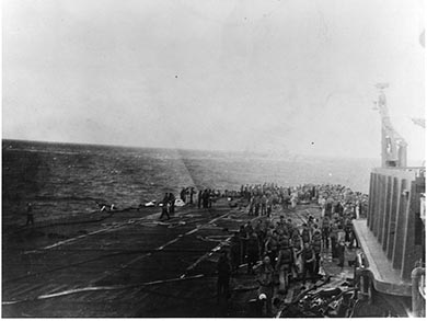 ポール・アレン レキシントン 軍艦 海底で発見