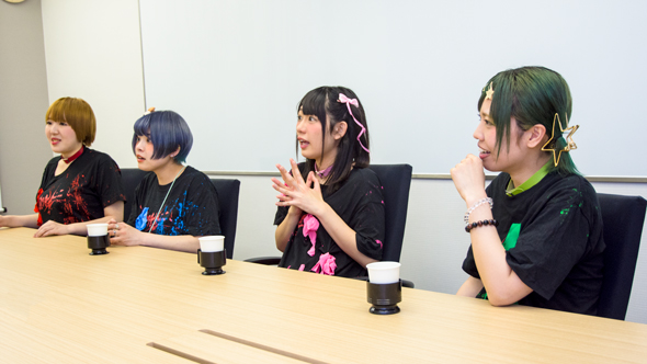 かみつき！MAD-DOG カブトムシ 地下アイドル