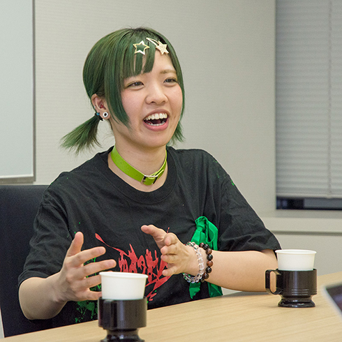 かみつき！MAD-DOG カブトムシ 地下アイドル