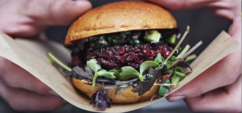 昆虫や藻が原料のファストフード　IKEAのラボが提案する食の未来がイノベーティブすぎる