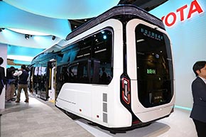 東京モーターショー2017で展示された「トヨタFCバス」