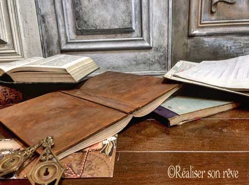 一枚の板 木彫り 洋書 ハンドメイド 家具職人