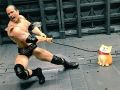 ワンコの散歩で叫ぶヨシヒコ　可動フィギュアと「拒否犬ストラップ」で遊んだ結果が想像を超えたハマり具合