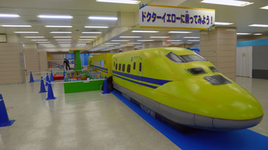 巨大ドクターイエロー