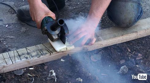 トイレットペーパーで作ったナイフ？　バナナが切れるほど鋭利な仕上がり