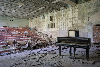 廃墟 ピアノ