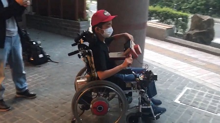 ラボと車いす