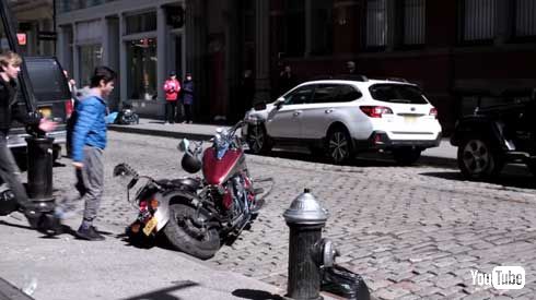 空手 バイク 壊す ドッキリ Cobra Kai