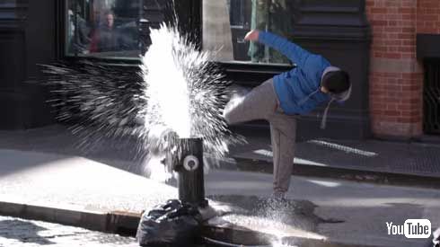 空手 バイク 壊す ドッキリ Cobra Kai