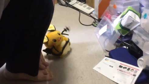生命 デデンネ 人形 動き