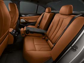 BMW モンスターセダン M5 Competition