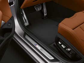 BMW モンスターセダン M5 Competition