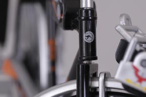 うわ！　こんな細かいところにもちゃんと「丸石ロゴ」