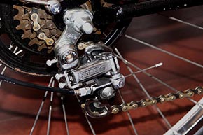 変速機はサンツアー（SUNTOUR）製だった