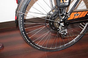 ワイヤー動作型のディスクブレーキも搭載していた