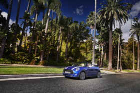 新型 MINI コンバーチブル  （2018年5月発表）