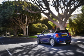 新型 MINI コンバーチブル  （2018年5月発表）