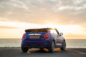 新型 MINI コンバーチブル  （2018年5月発表）