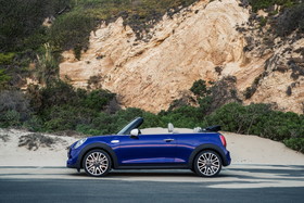 新型 MINI コンバーチブル  （2018年5月発表）