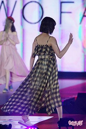 渡邉理佐 GirlsAward 欅坂46