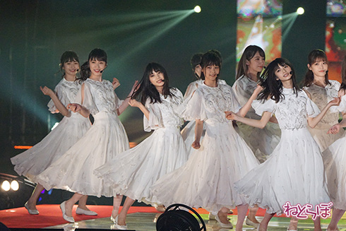 欅坂46 乃木坂46 二人セゾン 白石麻衣 西野七瀬 齋藤飛鳥 渡邉理佐 平手友梨奈