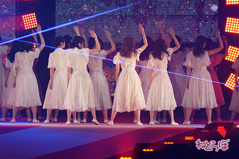 欅坂46 乃木坂46 二人セゾン 白石麻衣 西野七瀬 齋藤飛鳥 渡邉理佐 平手友梨奈