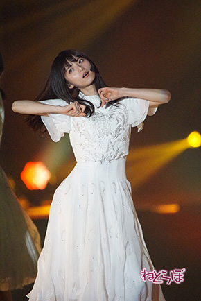 欅坂46 乃木坂46 二人セゾン 白石麻衣 西野七瀬 齋藤飛鳥 渡邉理佐 平手友梨奈