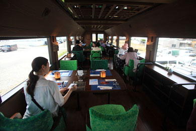 四国まんなか千年ものがたり車内
