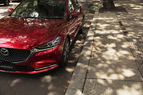 マツダ アテンザ セダン ソウルレッドクリスタルメタリック クリーンディーゼル