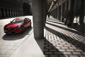 マツダ アテンザ セダン ソウルレッドクリスタルメタリック クリーンディーゼル