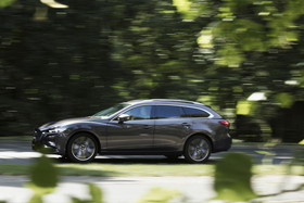 マツダ アテンザ セダン ソウルレッドクリスタルメタリック クリーンディーゼル