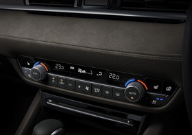 マツダ アテンザ セダン ソウルレッドクリスタルメタリック クリーンディーゼル