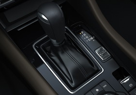 マツダ アテンザ セダン ソウルレッドクリスタルメタリック クリーンディーゼル