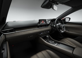 マツダ アテンザ セダン ソウルレッドクリスタルメタリック クリーンディーゼル